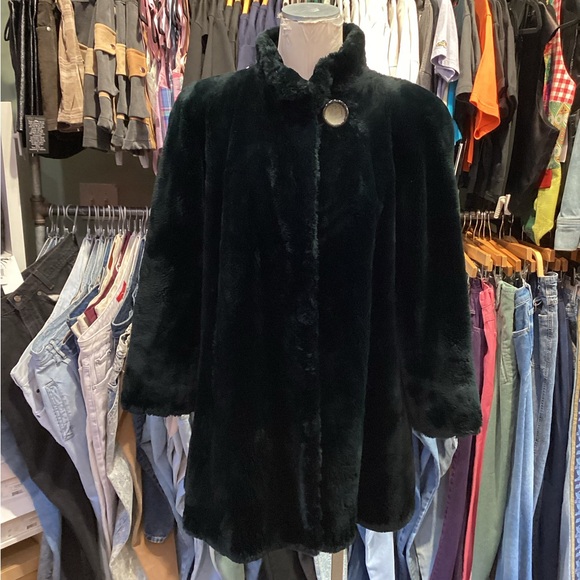 Vintage 1960’s Beaver Green Short coat - Picture 1 of 5